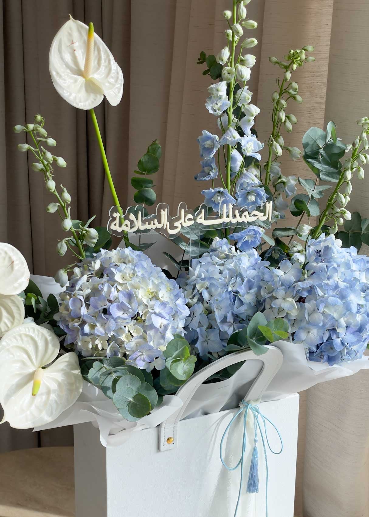 White and blue serenity flowers bag