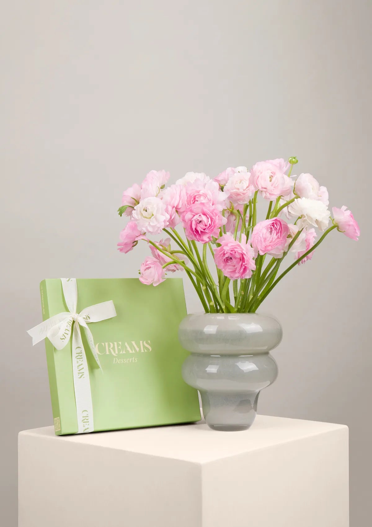 Blooming Ranunculus Flower Vase with CREAMS Sweets