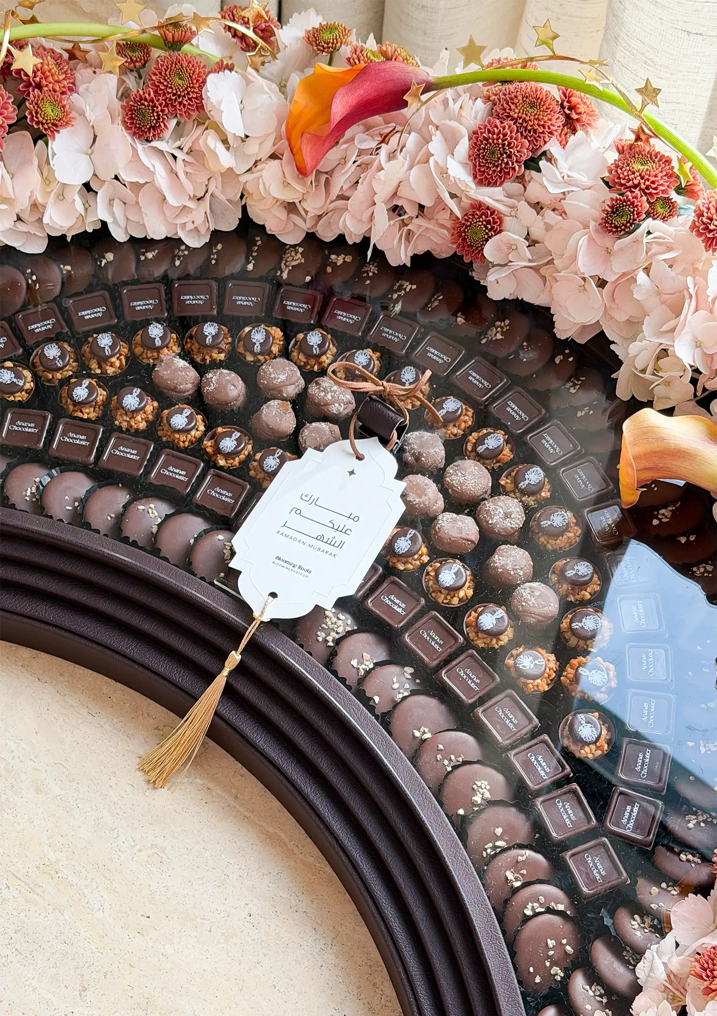 Ramadan Golden Sunset Crescent - L Size - Flowers and Chocolates Tray