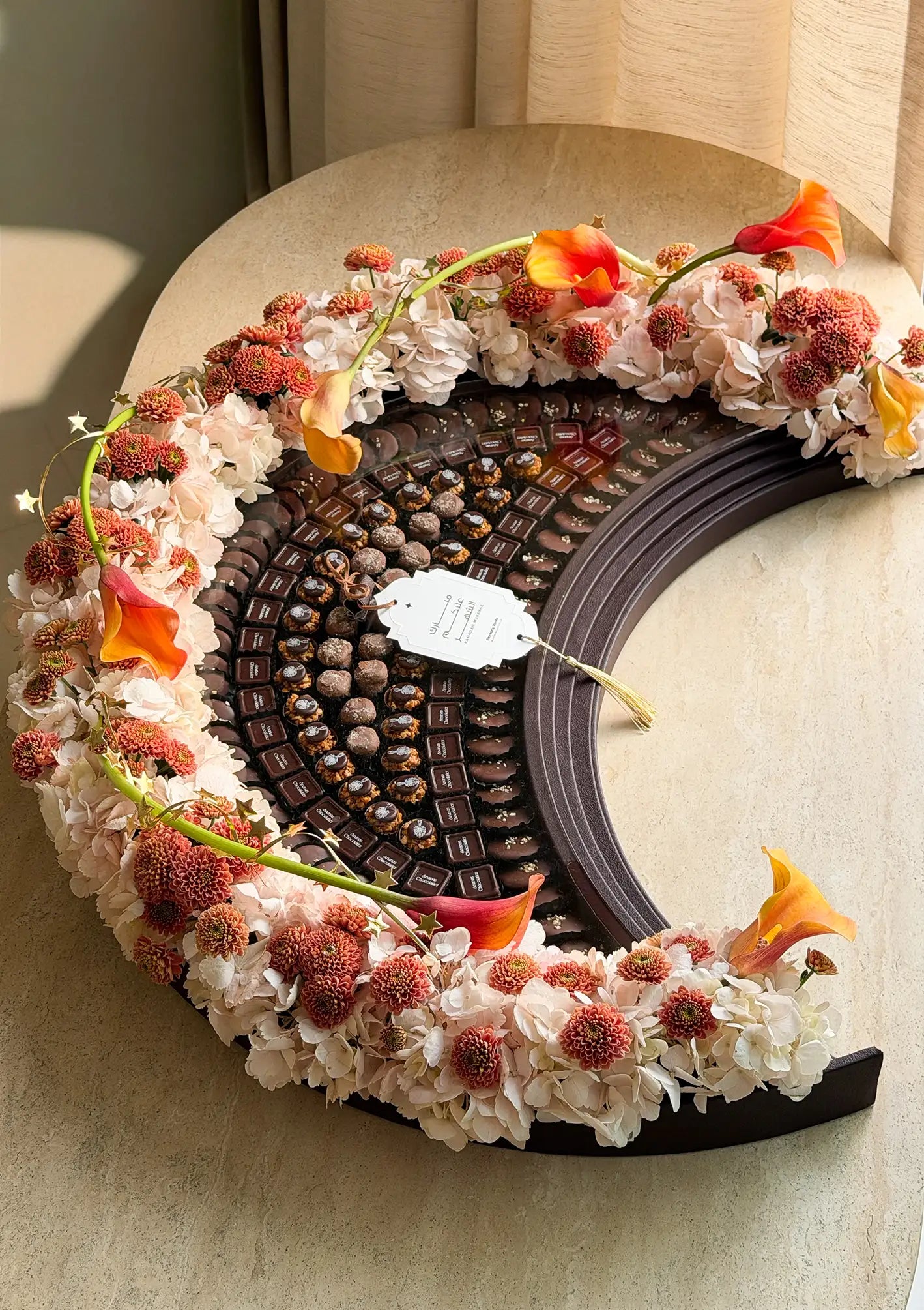 Ramadan Golden Sunset Crescent - L Size - Flowers and Chocolates Tray