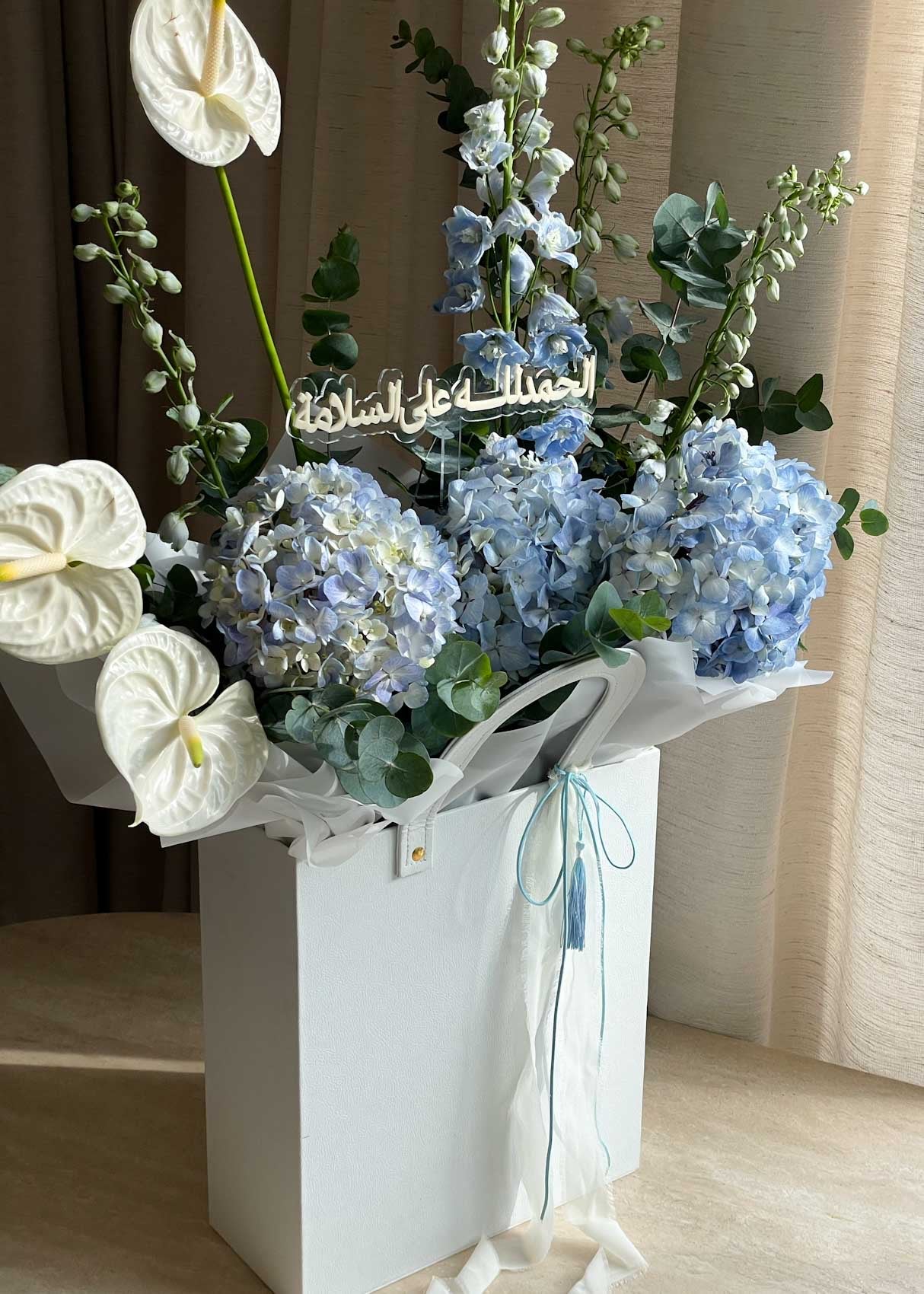 White and blue serenity flowers bag