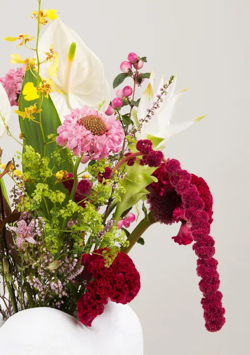 Floral Symphony Flower Vase with CREAMS Sweets